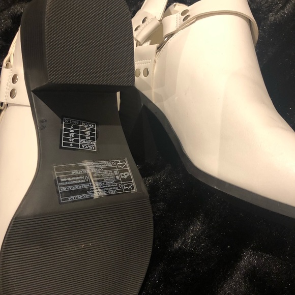 White men or women shoes - Picture 2 of 5